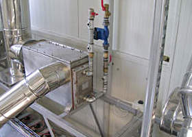 Steam condensator